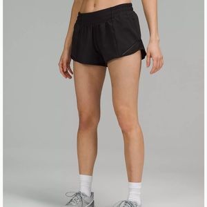 LULULEMON hotty hot shorts 2.5”